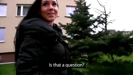 Брюнетка согласилась переспать с незнакомым мужчиной