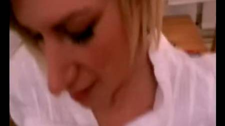 Поимел секретаршу и снял это на видео