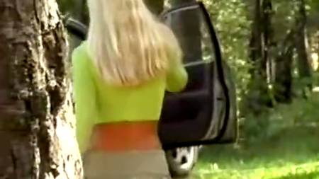 Отодрал девку прямо в речке