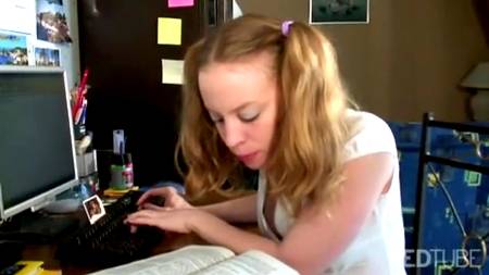 Репетитор учит свою подопечную трахаться