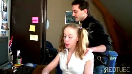 Репетитор учит свою подопечную трахаться