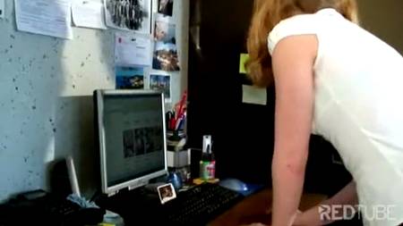 Репетитор учит свою подопечную трахаться