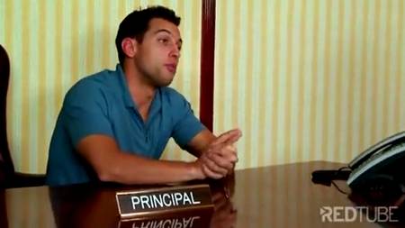 Юная шлюха отрабатывает долги