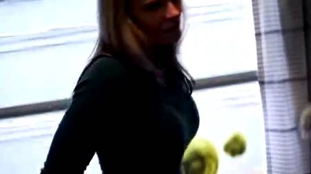 Юноша трахает своих соседок по купе