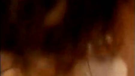 Анита приняла толстый шланг