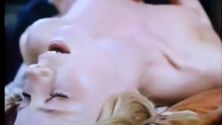 Ретро-воспоминания блондинки и брюнета