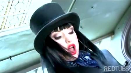 Трое мужиков и сексапильная крошка