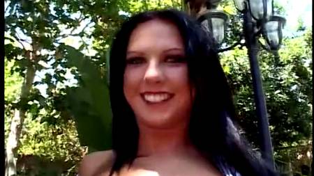 Сутенер шпилит свою девку