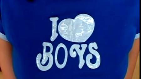 Азиатка принимает в задницу