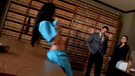 Мужик, его жена и грудастая домработница