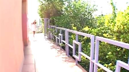 Поток спермы из щелки