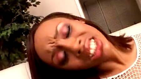 Наполнил спермой киску негритянки