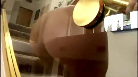 Раздолбал блондинке жопу