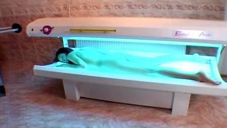 После солярия девка захотела анала