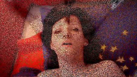 Она несколько раз кончит