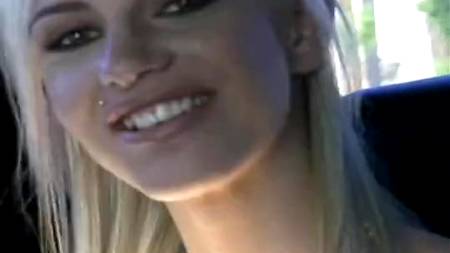 Парни сняли двух мокрощелок