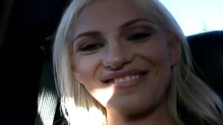 Парни сняли двух мокрощелок