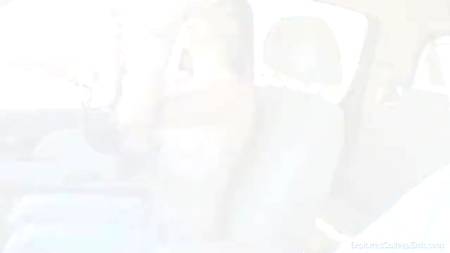 Студентка славно подставляет киску