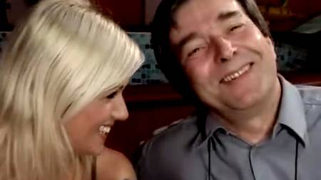 Дед снял, как трахают юных моделей