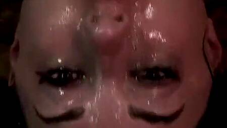 Развратная Sasha Grey умывается слюной и спермой во время минета