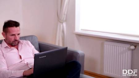 Блондинка в красивом белье объездила фаллос балдеющего мужика