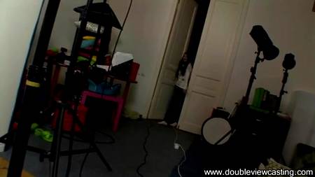 Оттрахана в попку и залита спермой