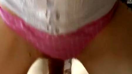 Спустил подруге на сиськи