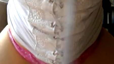 Спустил подруге на сиськи