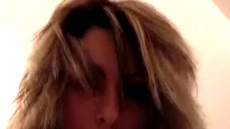 Камера в руках, член в пилотке