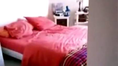 В спальне сестры