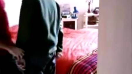 В спальне сестры