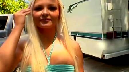 Два негра и блондинка