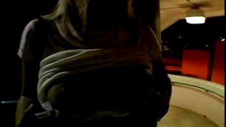 Хороший день в обществе красотки