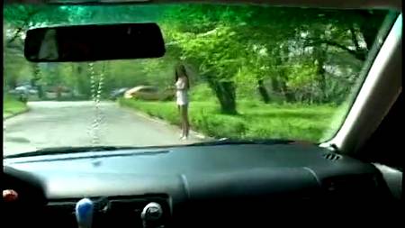 Проститутка сосет клиенту