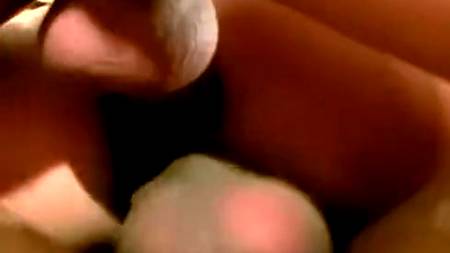 Парни натянули курьершу из интернет-магазина