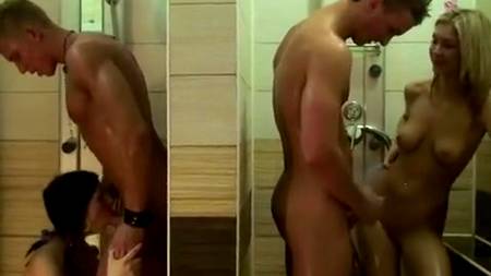 Студенческая групповуха в душе