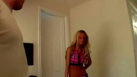 Жена зарабатывает обеими дырками