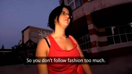 Чешская студентка отрабатывает свои деньги киской