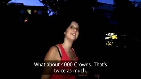 Чешская студентка отрабатывает свои деньги киской