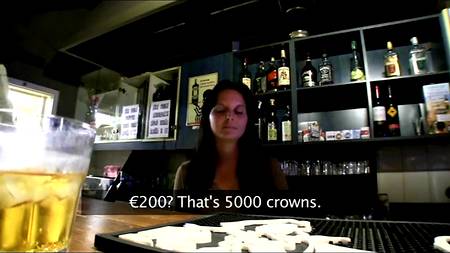 Барменша любит деньги и секс