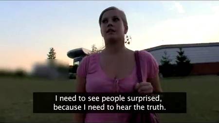 С грудастой девочкой в ближайших кустах