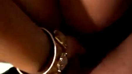 Сочный секс с приколом в кабинке для переодевания