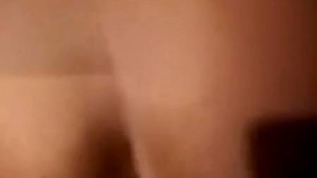 Сочный секс с приколом в кабинке для переодевания