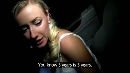 За вознаграждение поимел блондинку в авто