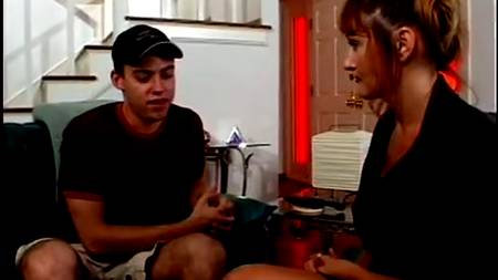 Рыженькая дама соблазняет молодого соседа