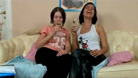 Снял дома видео с лесбиянками