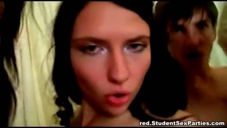 Домашнее порно со студенческой вечеринки