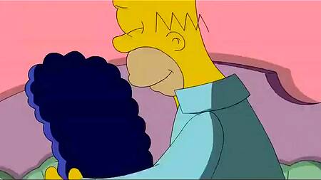 Мардж Симпсон ублажает своего мужа Гомера в спальне