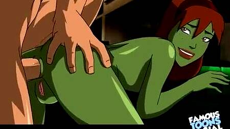 Зеленая девушка Халк отдается в попку раком