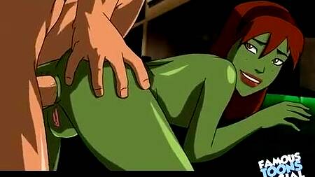 Зеленая девушка Халк отдается в попку раком